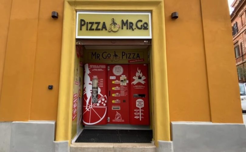 A Mr. Go Pizza é uma máquina automática que faz pizzas em menos de 3 minutos