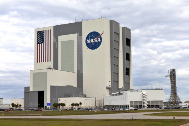 Após os questionamentos dos senadores, Bil Nelson foi confirmado por consentimento unânime se tornando o novo líder da NASA.