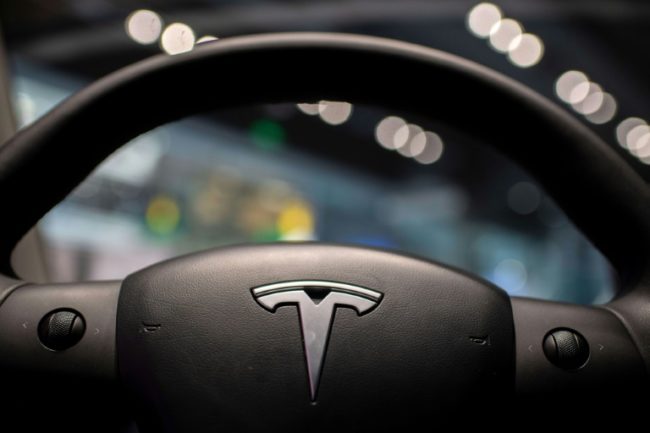 A Tesla entrará em contato com os motoristas para atualizar de modo remoto o dispositivo em seus carros