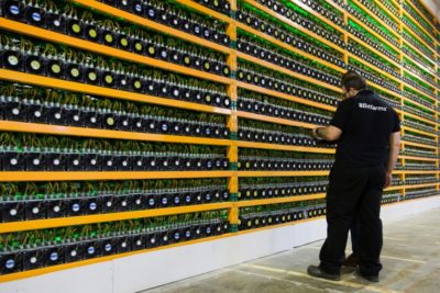 Bitcoin despenca por repressão na China à mineração de criptomoedas