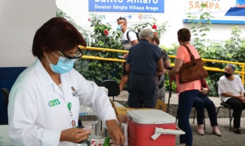 No primeiro dia no ar, o "filômetro" da vacina conseguiu ajudar a encarar uma espera menor para se imunizar contra o coronavírus na cidade de São Paulo