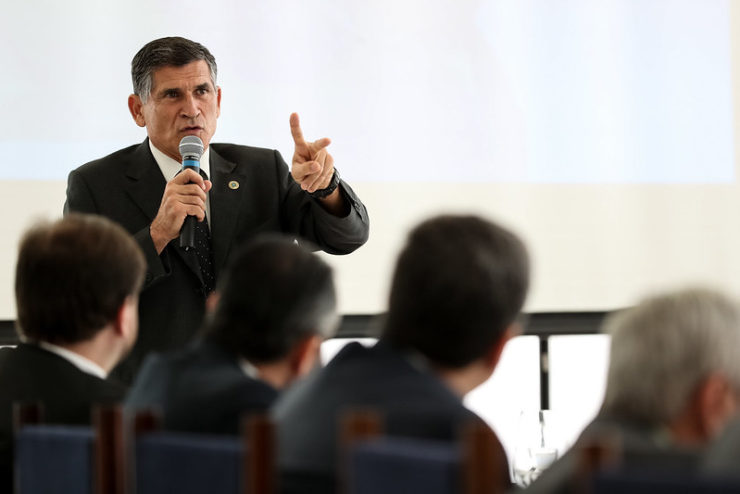 Ex-ministro do governo, o General Santos Cruz virou um dos críticos de Bolsonaro