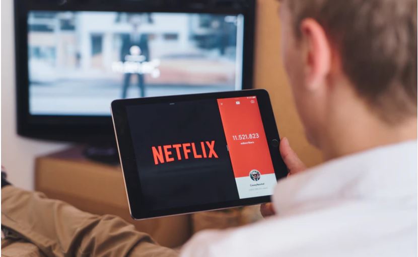 A Netflix está lançando um novo recurso para usuários do Android que permite que eles vejam os títulos parcialmente baixados