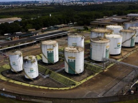 Centro de Distribuição da Petrobras no SIA, Terminal Terrestre de Brasília, onde se armazena e distribui produtos da companhia para os postos de combustíveis do Distrito Federal