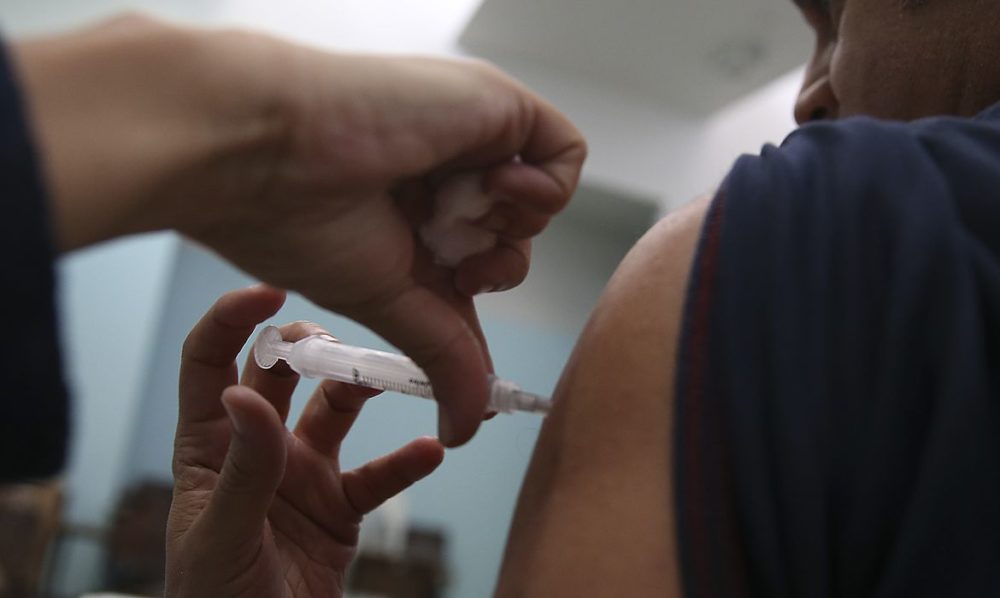 Mais da metade (61%) das pessoas que receberam o imunizante contra a Covid 19, em São Paulo, não tiveram sua cor identificada pelo sistema de saúde