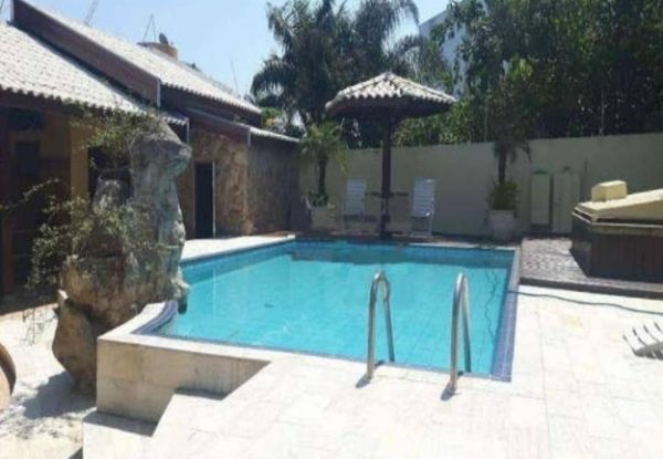 Casa residencial em Sumaré (SP) é destaque e conta com três quartos e piscina