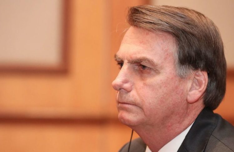 O presidente Jair Bolsonaro garantiu que deverá vetar o aumento no fundo eleitoral aprovado, na última quinta-feira, pelo Congresso na LDO para 2022