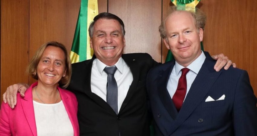 Presidente Jair Bolsonaro encontra-se com a deputada alemã Beatrix von Storch e seu marido, Sven von Storch