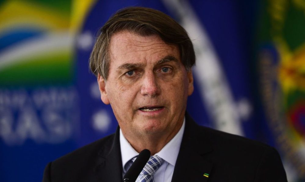 Bolsonaro teria demitido o irmão da ex-cunhada porque ele se recusou a devolver a maior parte do salário