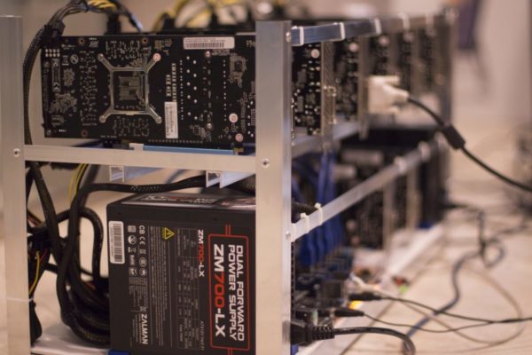Fazendas de mineração de bitcoin requerem alto investimento e alto consumo de energia