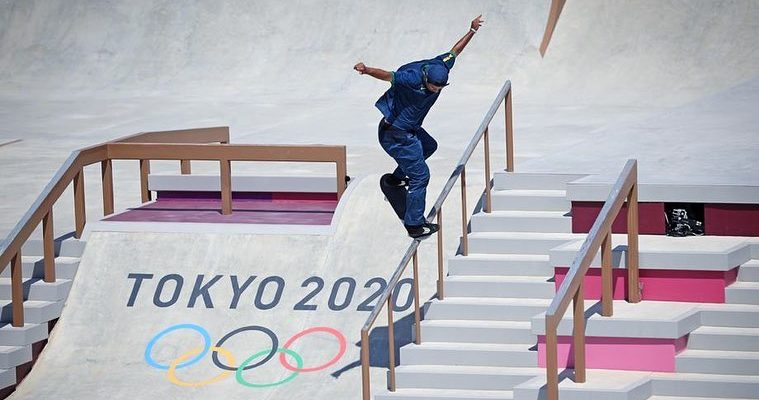 Kelvin Hoefler disputa a final do skate street, na qual ganhou uma medalha de prata nos Jogos Olímpicos de Tóquio