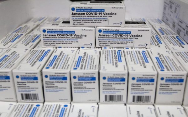Vacina da Janssen tem 66% de eficácia contra casos moderados e 85,4% em casos graves