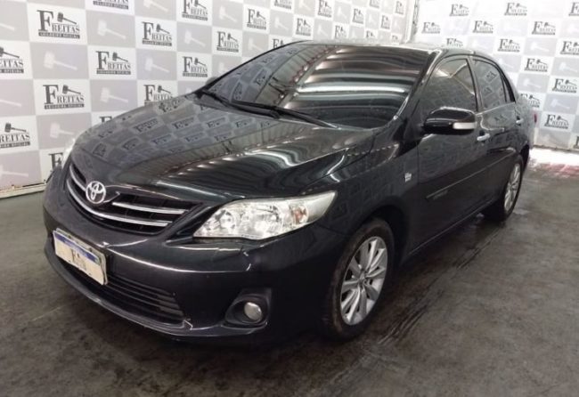 Toyota Corolla tem lance inicial de R$ 33 mil no leilão online