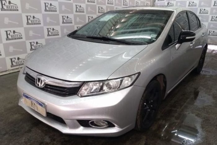 Honda Civic EXS (2012/2013) tem lance inicial de R$ 30 mil
