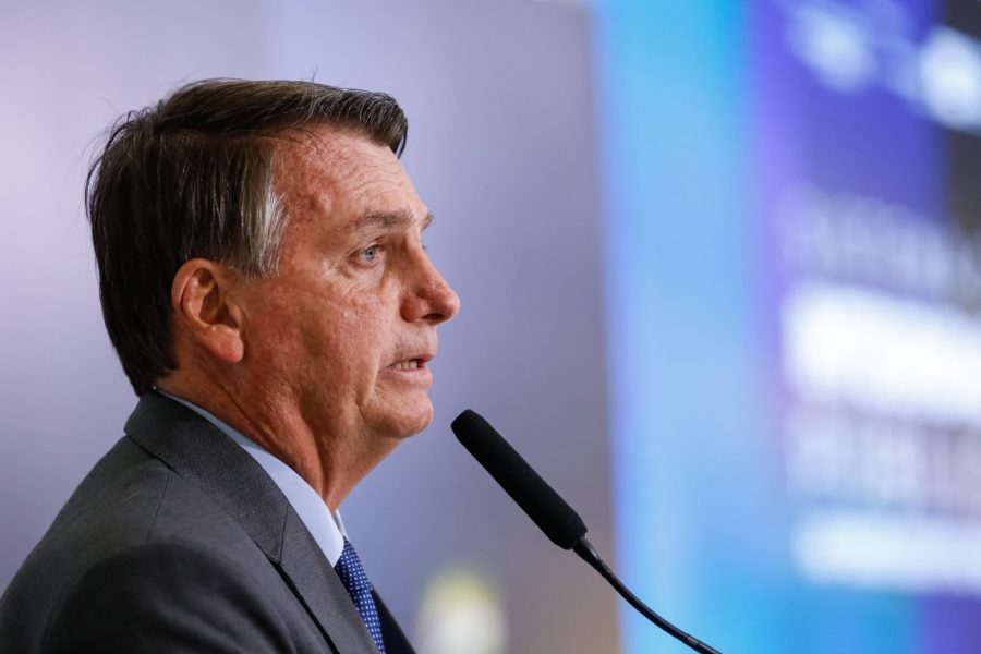 Presidente Jair Bolsonaro tenta reconquistar o apoio de caminhoneiros, categoria que foi importante a sua eleições em 2018