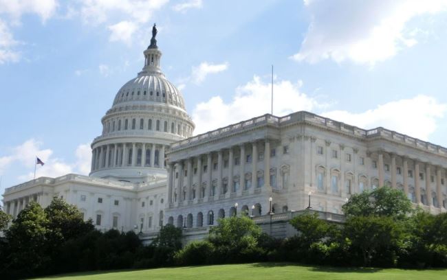 O prédio, localizado em Washington D.C., é a sede legislativa do País