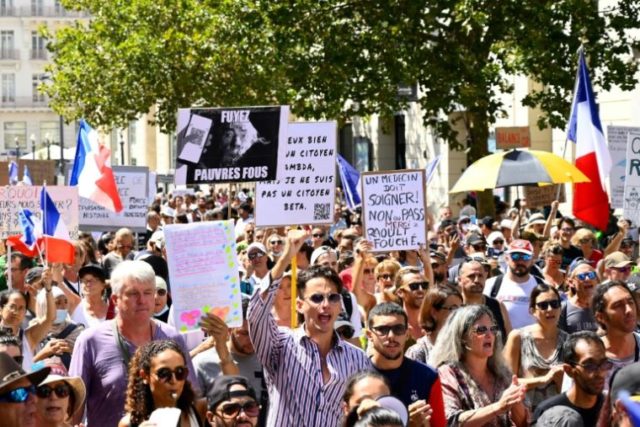 Manifestação em Marselha contra o passaporte sanitário