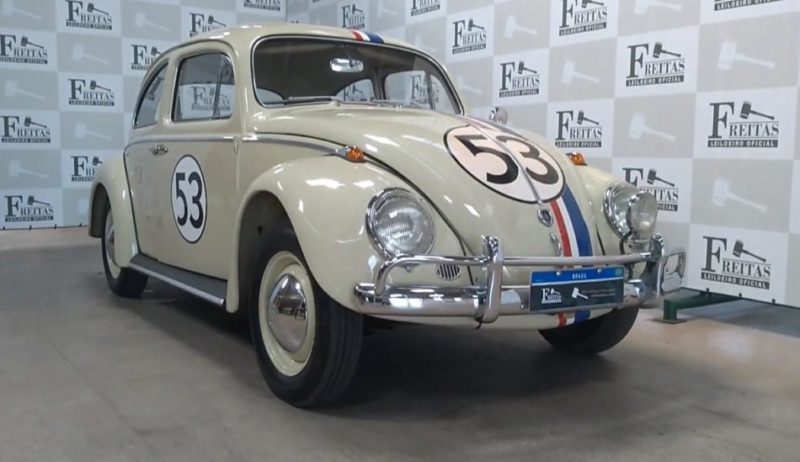 Fusca personalizado ao estilo Herbie é um dos destaques