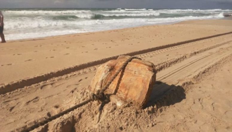 Pesquisadores da UFCE acreditam ter desvendado o mistério das caixas misteriosas que surgem no litoral nordestino desde 2018