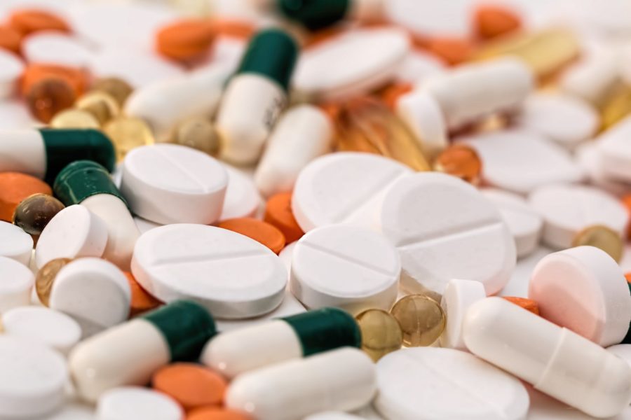 Farmacêuticas devem apresentar Relatório de Comercialização à CMED até 10 de abril