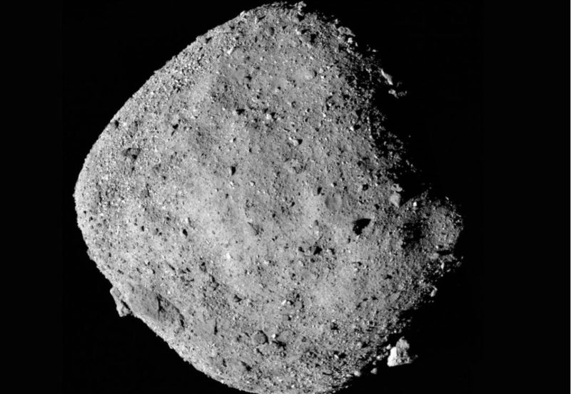 Com 262 m de diâmetro, a rocha espacial não representa uma ameaça imediata, mas daqui a centenas de anos, há uma pequena chance de colidir com a Terra