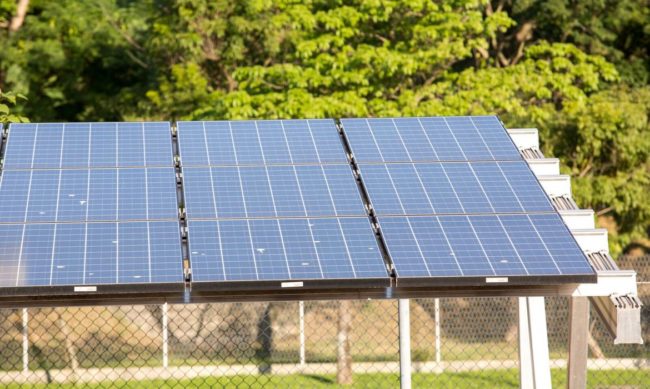 Somados, os sistemas fotovoltaicos representam mais de 70% da potência da usina hidrelétrica de Itaipu