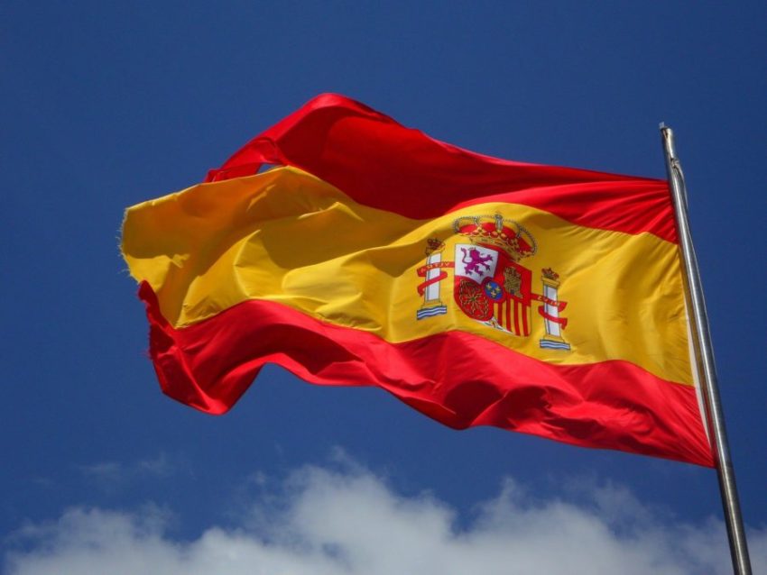 Para entrar na Espanha é preciso apresentar certificado de vacinação traduzido e fazer um cadastro no governo espanhol