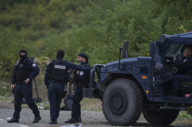 Visão  Sérvios do norte do Kosovo e polícia voltam a envolver-se