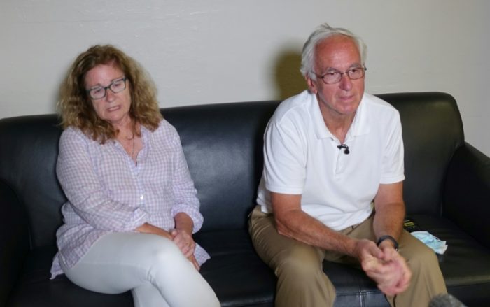 Elizabeth Berry e seu marido Paul Berry na base americana de Guantánamo