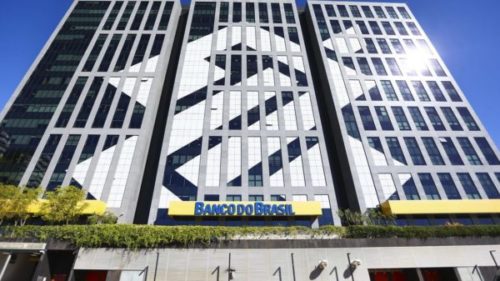 O Banco do Brasil realiza neste domingo (26) concurso para preencher 4.480 vagas, das quais 2.240 são imediatas e 2.240 para formação de cadastro de reserva