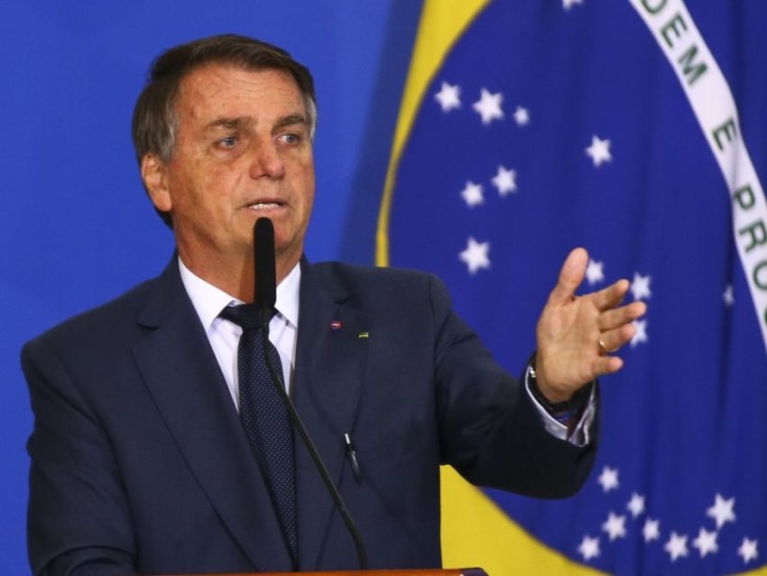 O presidente Jair Bolsonaro teria determinado a permanência dos bancos estatais na Febraban