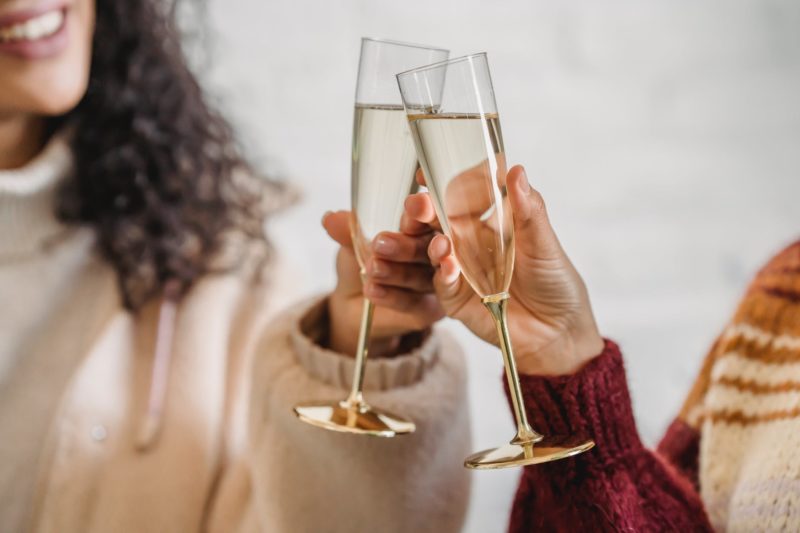 Disputa gira em torno de uma nova lei russa que força fabricantes franceses de champanhe a rotularem suas garrafas como vinho espumante