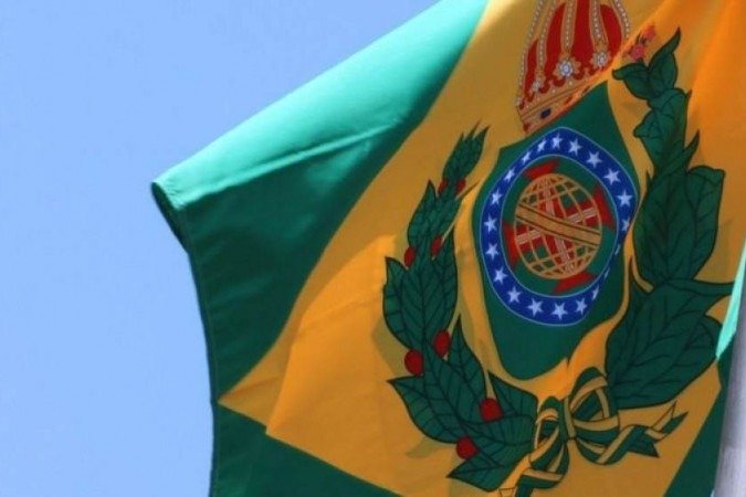 Bandeira do Brasil imperial, utilizada por bolsonaristas, foi retirada do TJMS por ordem de Luiz Fux