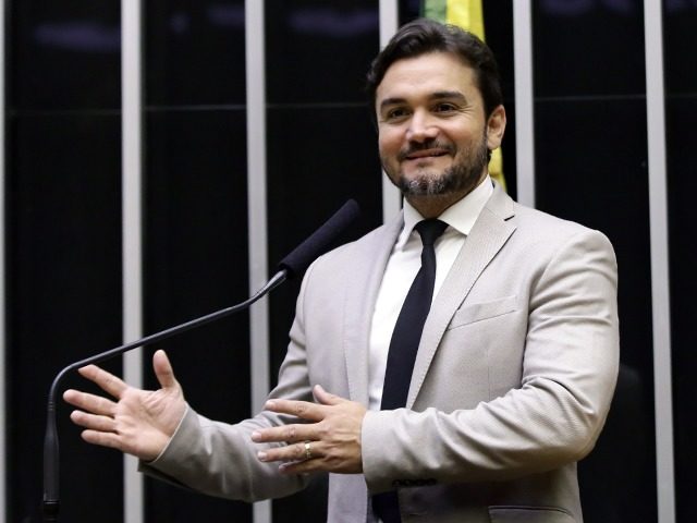 Relator Celso Sabino (PSDB-PA) não conseguiu manter a taxação de lucros e dividendos em 20% na votação dos destaques