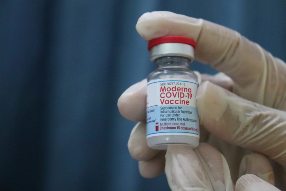 A Moderna atualiza versões de sua vacina para o combate contra a variante delta do coronavírus