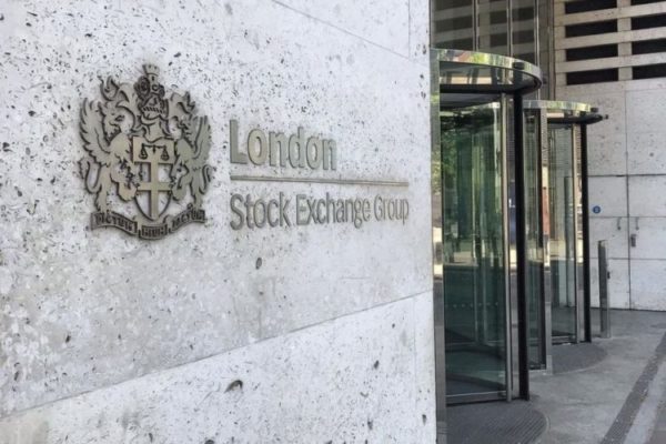 Na Bolsa de Londres, o índice Financial Times avançava 0,64%, a 7.269,36 pontos