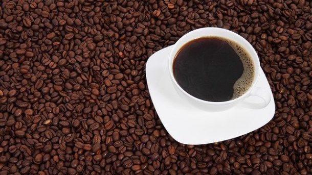 Paixão nacional, o café seguiu em alta mesmo com fechamento de cafeterias e aumento nos preços