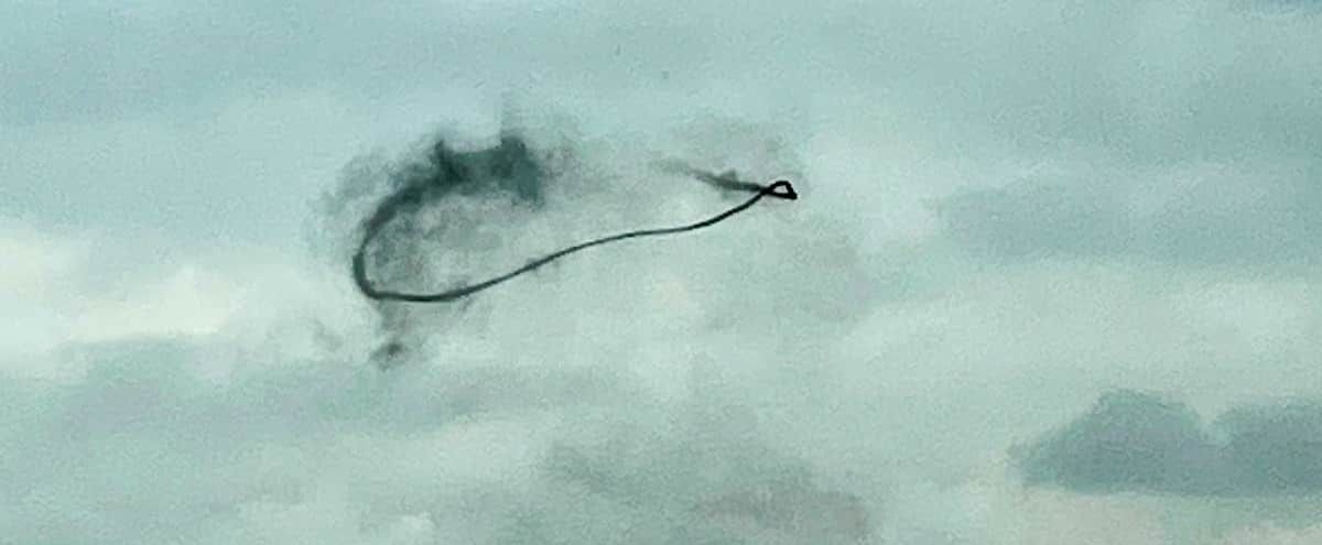 Os moradores de Montreal que viram um enorme círculo preto flutuando no céu da cidade na última quinta-feira, 14, testemunharam um fenômeno de poluição bastante raro