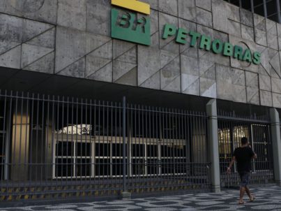 Bolsonaro voltou a falar nesta quarta-feira sobre sua intenção de privatizar a Petrobras e chamou, durante entrevista à Rádio Cultura do Espírito Santo, a petroleiro de "monstrengo"