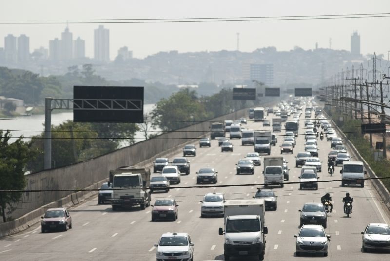 As infrações mais frequentes cometidas no trânsito são as cometidas por excesso de velocidade nas rodovias
