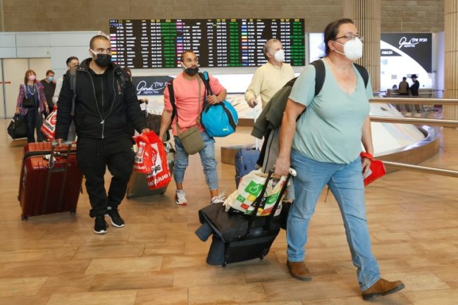 Passageiros no aeroporto israelense Ben Gurion