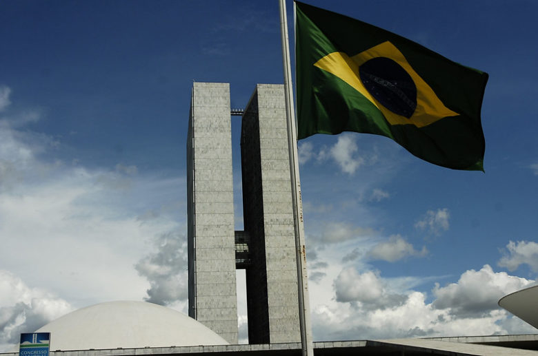 Bolsonaro quebrou, junto do Congresso, travas fiscais para viabilizar um orçamento mais pomposo em 2022 secreto