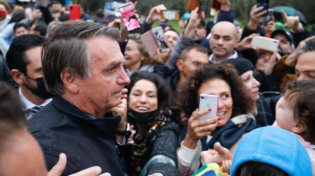 Bolsonaro está na Itália para receber uma homenagem jim carrey