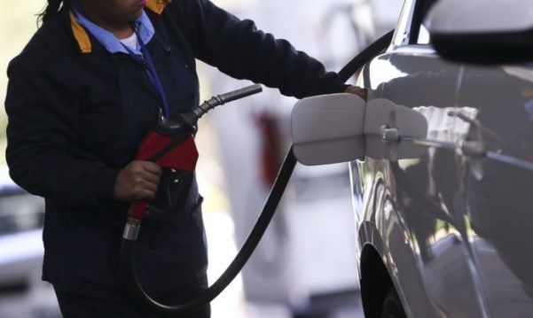 Litro da gasolina está custando em média R$6,98 no Brasil