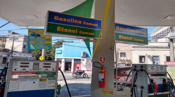 Os combustíveis pesam negativamente no bolso dos consumidores; inflação do Etanol supera 67%