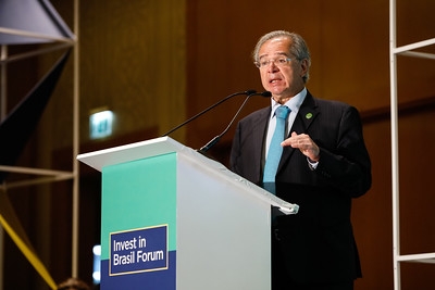 Paulo Guedes criticou as projeções econômicas do FMI em encontro com representantes da Fiesp