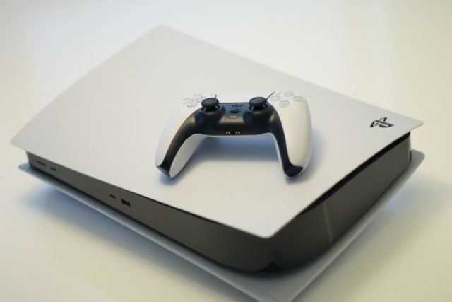 Games: PS5 e DualSense ganham novas cores e capas - ISTOÉ DINHEIRO