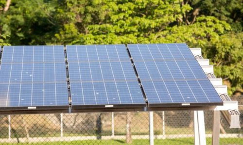 A Caixa Econômica Federal deve lançar no mês que vem um programa destinado a implantação de energia solar nas residências brasileiras