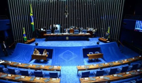 O líder do governo e relator da PEC dos precatórios no Senado, Fernando Bezerra Coelho, calcula ter 16 ou 17 votos para aprovar a medida na CCJ