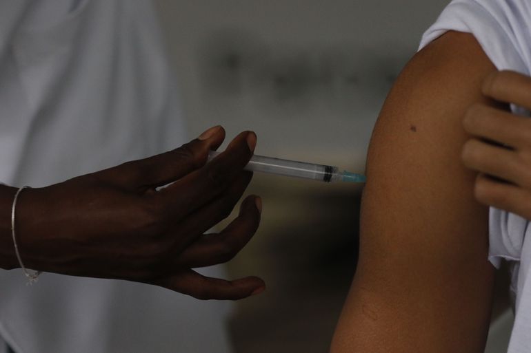 Brasil tem 127.422.765 de pessoas totalmente imunizadas contra a covid, ou 59,73% da população